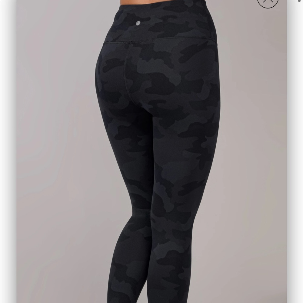 90 Degree By Reflex Black Camo Leggings - Picture 3 of 8